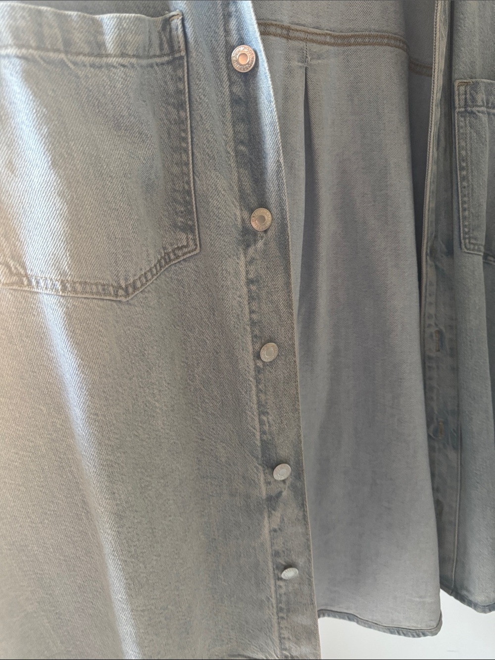 H&M Light Blue Relaxed Denim Shirt Jacket - Picture 9 of 10